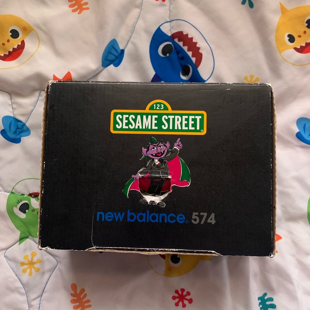 New Balance Sesame Street Infant 6c Sneakers - Picture 2 of 9